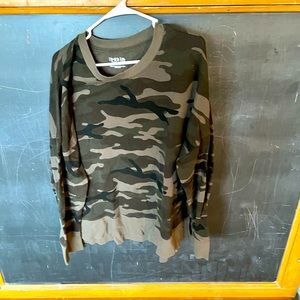 Camo crew pullover